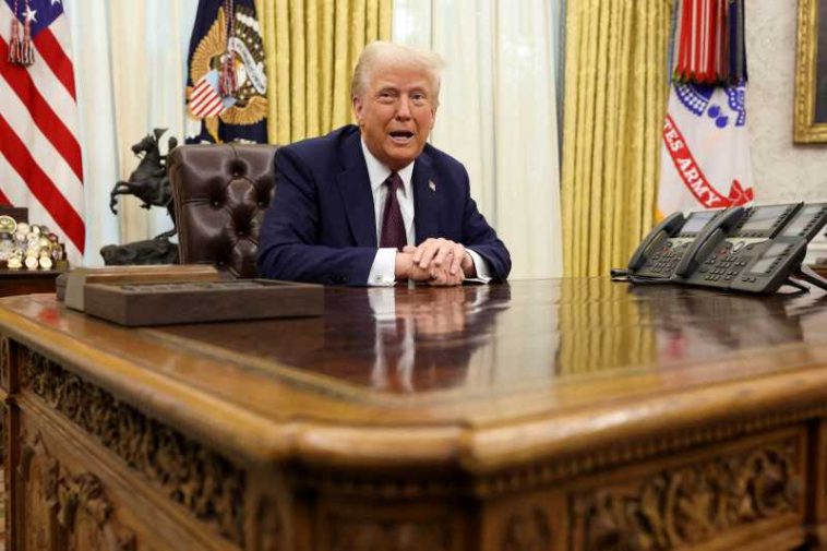 Trump spune că acordul cu Iranul este finalizat, autorizează redeschiderea Strâmtorii Ormuz