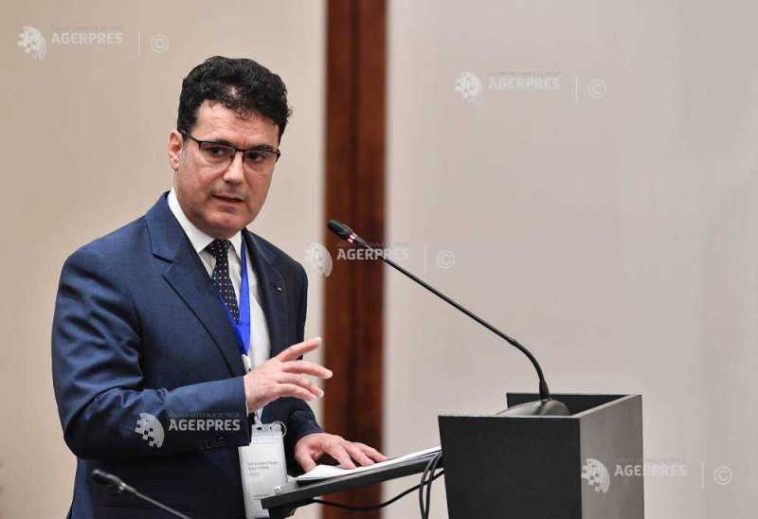 Pricopie: Conflictul nu va rezolva criza politică