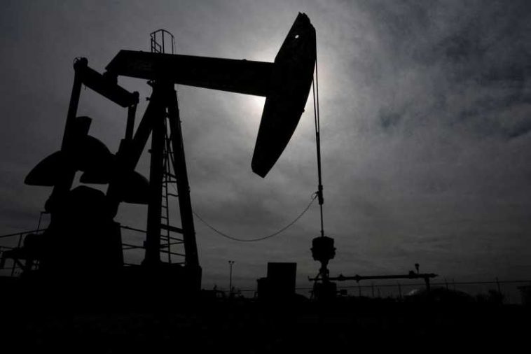 Prețul petrolului scade semnificativ,bursele cresc,după anunțarea acordului de principiu dintre Iran și Statele Unite