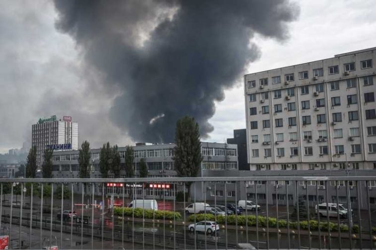 Patru morți la Kiev și cinci la Harkov, incendiu la Lavra Peșterilor după atacurile ruse în #Ucraina