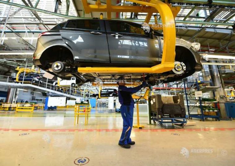 Producția industrială a scăzut în primele patru luni cu 2,2%