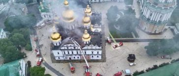 Președintele Zelenski condamnă Rusia pentru o crimă împotriva culturii creștine la Lavra Peșterilor