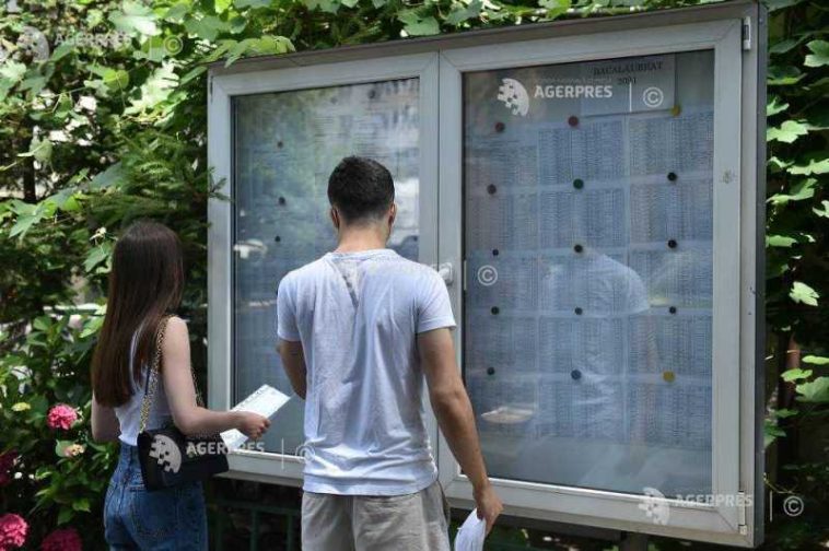 Buzău: Generațiile claselor pregătitoare dau Bacalaureatul; mai mulți elevi și clase de a XII-a