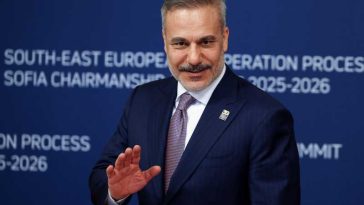 Ministrul turc de externe se declară ‘îngrijorat’ de escaladarea tensiunilor din #Ucraina
