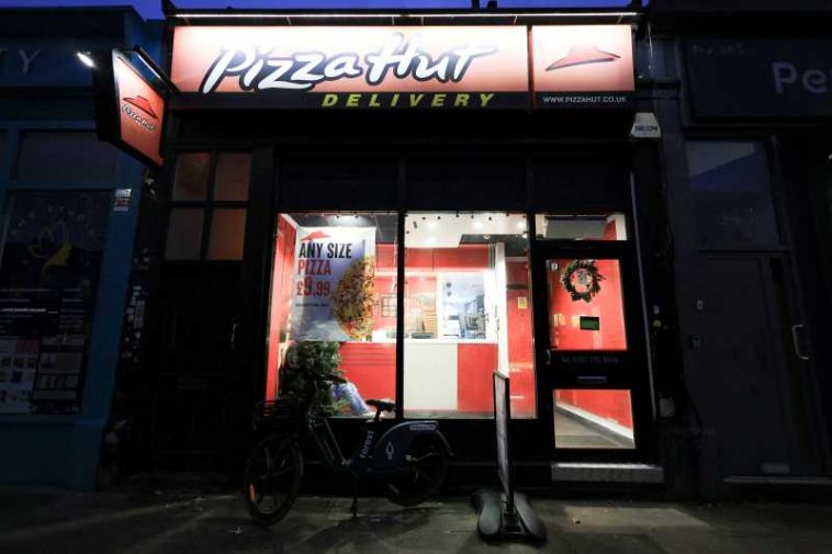 Yum Brands vinde lanțul Pizza Hut pentru 2,7 miliarde de dolari