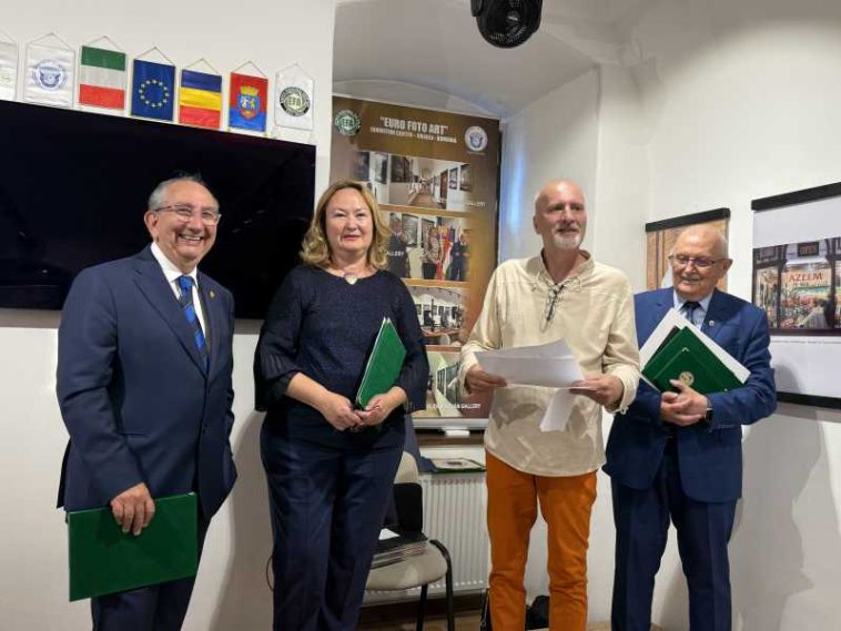 Bihor: Expoziție de fotografie a președintelui FIAP, Riccardo Busi, în Palatul Princiar al Cetății Oradea