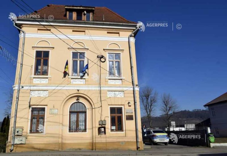 BIBLIOTECA AZI/ Mureș: Biblioteca de la Albești, bastionul care a supraviețuit nu doar timpului, ci și deciziilor administrative dureroase (GALERIE FOTO)