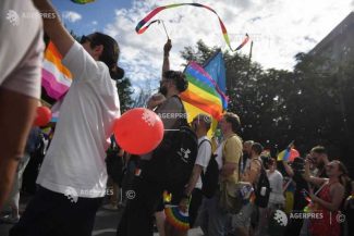 Bărbat dus la secție după ce ar fi agresat trei participanți la marșul Bucharest Pride (surse)