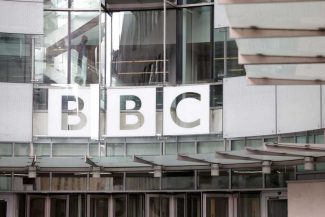 BBC va elimina 550 de posturi până în martie 2027