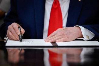 Presa americană condamnă concesiile președintelui Trump pentru Iran (sinteză AFP)