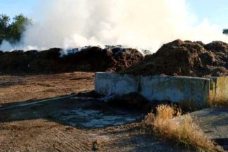 Ialomița: Intervenție de peste 17 ore pentru stingerea unui incendiu la o fermă din Perieți