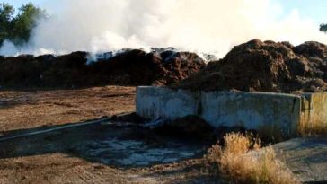 Ialomița: Intervenție de peste 17 ore pentru stingerea unui incendiu la o fermă din Perieți