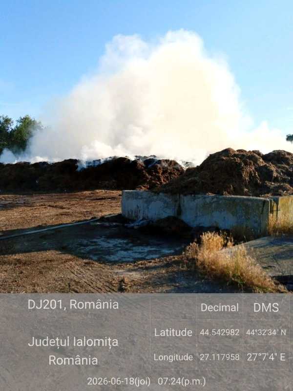 Ialomița: Intervenție de peste 17 ore pentru stingerea unui incendiu la o fermă din Perieți