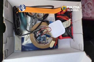 Argeș: Grupare infracțională specializată în clonarea de carduri, destructurată în colaborare cu autoritățile bulgare