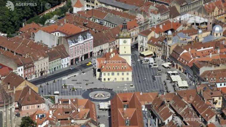 Brașov: Cămăși tradiționale expuse la Muzeul de Etnografie și Târgul de Sânziene vor marca Ziua Iei