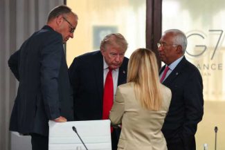 Donald Trump: Meloni m-a implorat să fac o fotografie cu ea, mi-a fost milă de ea