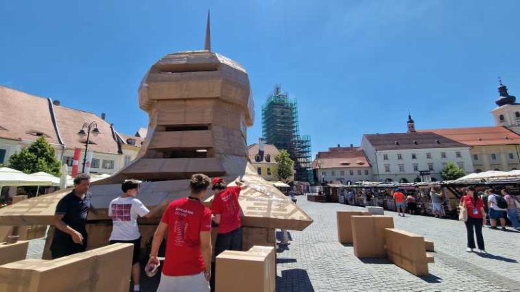 FITS 2026/ Simbolul Sibiului -Turnul Sfatului, va fi recreat din 1.300 de cutii de carton