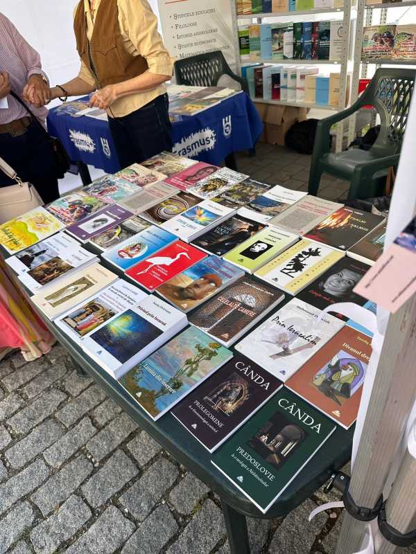 Alba: Zeci de edituri la Târgul de cArte Alba Transilvana