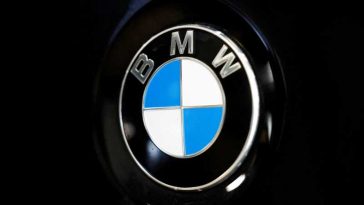 BMW se pregătește de discuții cu reprezentanții angajaților, după revizuirea estimărilor de profit