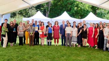 Diplome și trofee pentru cele trei categorii de concurs la Festivalului Internațional de Teatru Radiofonic