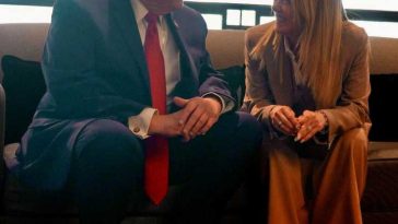 Trump insistă că Meloni i-ar fi cerut ‘din nou și din nou’ să pozeze cu el la summitul G7