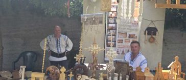 Olt: Pictură pe șevalet, artizani populari și muzică folk, într-un ‘dialog al artelor’ în parc, la Festivalul Alutus (GALERIE FOTO)