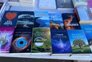 Bihor: Cărți dedicate folk-ului și marilor personalități ale muzicii, în debutul Festivalului ‘Folk Felix’ (GALERIE FOTO)