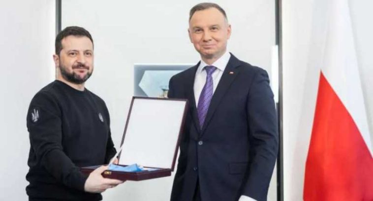 #Ucraina: Zelenski a returnat Poloniei decorația retrasă de Nawrocki