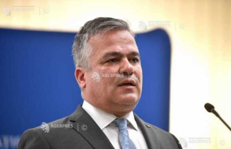 UPDATE Premierul desemnat Adrian Veștea a depus la Parlament lista Cabinetului și programul de guvernare