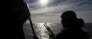 Un mort după ce un cargou a luat foc în Marea Neagră ca urmare a unui atac rusesc cu dronă