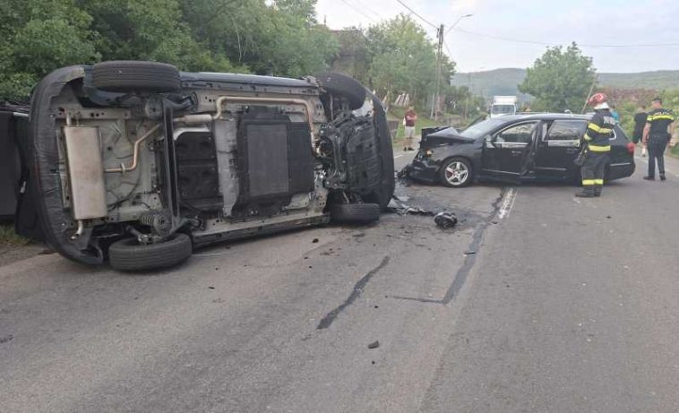 Sălaj: Opt persoane transportate la spital după un accident rutier, pe DN 1F