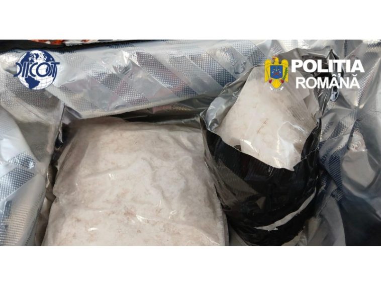 IGPR: Polițiștii au mai găsit un colet cu droguri, de 4 kg, trimis din Olanda