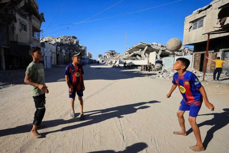 O comisie ONU acuză Israelul că vizează copiii palestinieni în Gaza și denunță continuarea unui ‘genocid’