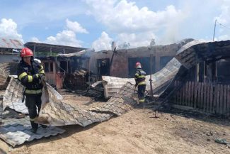 Vaslui: Incendiu la două locuințe din Gârceni; unul dintre proprietari a decedat după un atac de panică