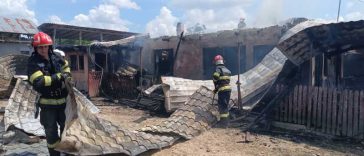 Vaslui: Incendiu la două locuințe din Gârceni; unul dintre proprietari a decedat după un atac de panică