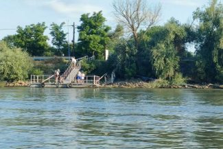 Administrația Fluvială a Dunării de Jos: Lucrări de dragaj în mai multe zone de pe Dunăre, pentru asigurarea navigabilității