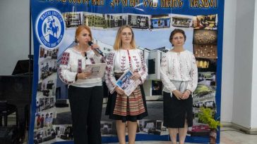 REPORTAJ/Ziua Iei/Cămăși vechi, readuse la viață în cadrul unui proiect al Muzeului ‘Ștefan cel Mare’ Vaslui