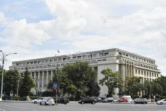 Palatul Victoria, iluminat, miercuri, în culorile steagurilor României și SUA