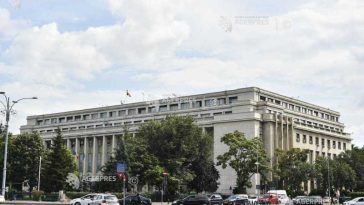 Palatul Victoria, iluminat, miercuri, în culorile steagurilor României și SUA