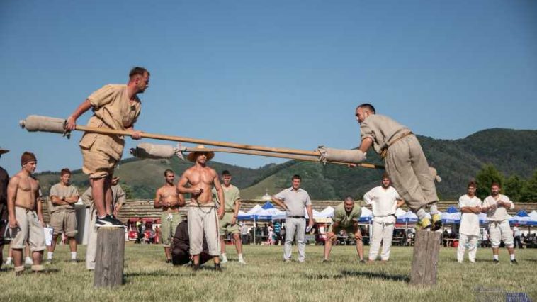 Alba: Festivalul Cetăților Dacice, în apropiere de Piatra Craivii, vechiul Apoulon