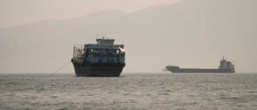 Iranul avertizează că nu va permite nicio traversare a Strâmtorii Ormuz fără autorizația sa