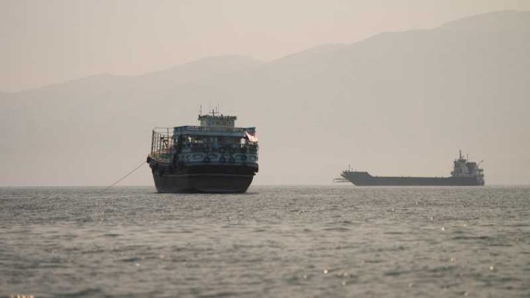 Iranul avertizează că nu va permite nicio traversare a Strâmtorii Ormuz fără autorizația sa