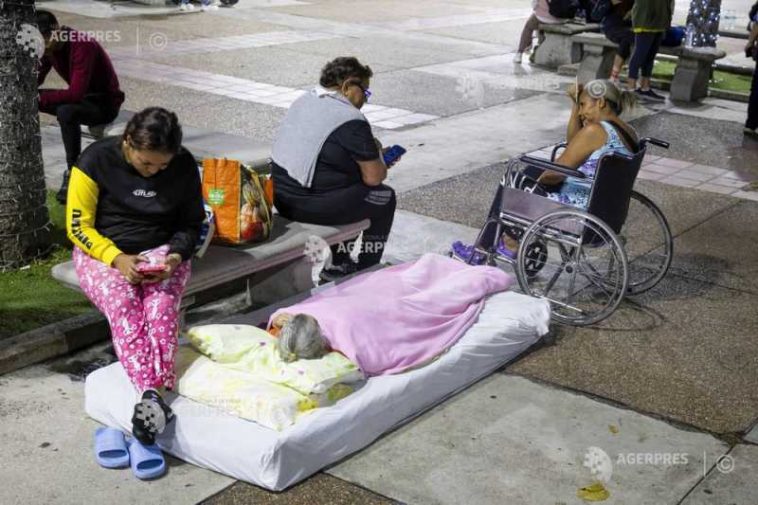 Piețe, bulevarde și mașini, transformate în dormitoare improvizate după cutremurele din Venezuela