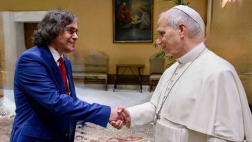 Mircea Cărtărescu, printre scriitorii primiți miercuri de papa Leon al XIV-lea la Vatican