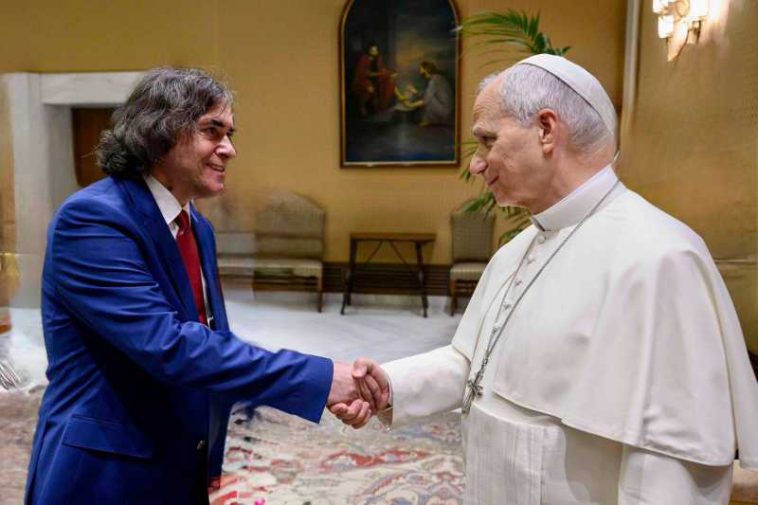 Mircea Cărtărescu, printre scriitorii primiți miercuri de papa Leon al XIV-lea la Vatican
