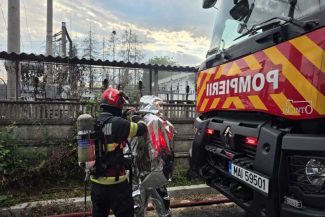 Dâmbovița: Incendiu la un punct de transformare electrică în Pucioasa cu degajări masive de fum