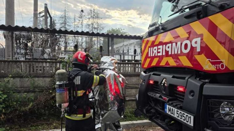 Dâmbovița: Incendiu la un punct de transformare electrică în Pucioasa cu degajări masive de fum