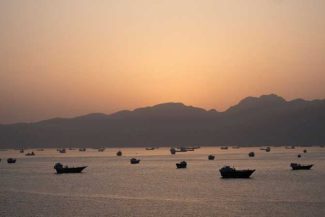 Un proiectil de origine necunoscută a lovit un cargou în Strâmtoarea Ormuz