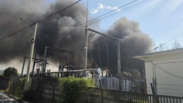 Dâmbovița: Incendiul de la un punct de transformare electrică din Pucioasa a fost localizat