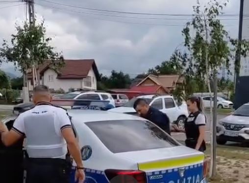 VIDEO Vâlcea: Doi bărbați din Horezu care ar fi furat componente de la rețeaua electrică a carierei Costești, reținuți